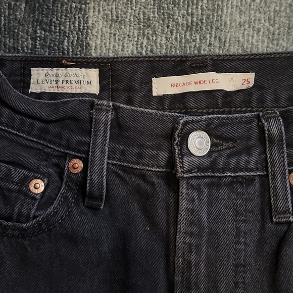 Levi's Ribcage Wide Leg Jeans - Picture 3 of 5